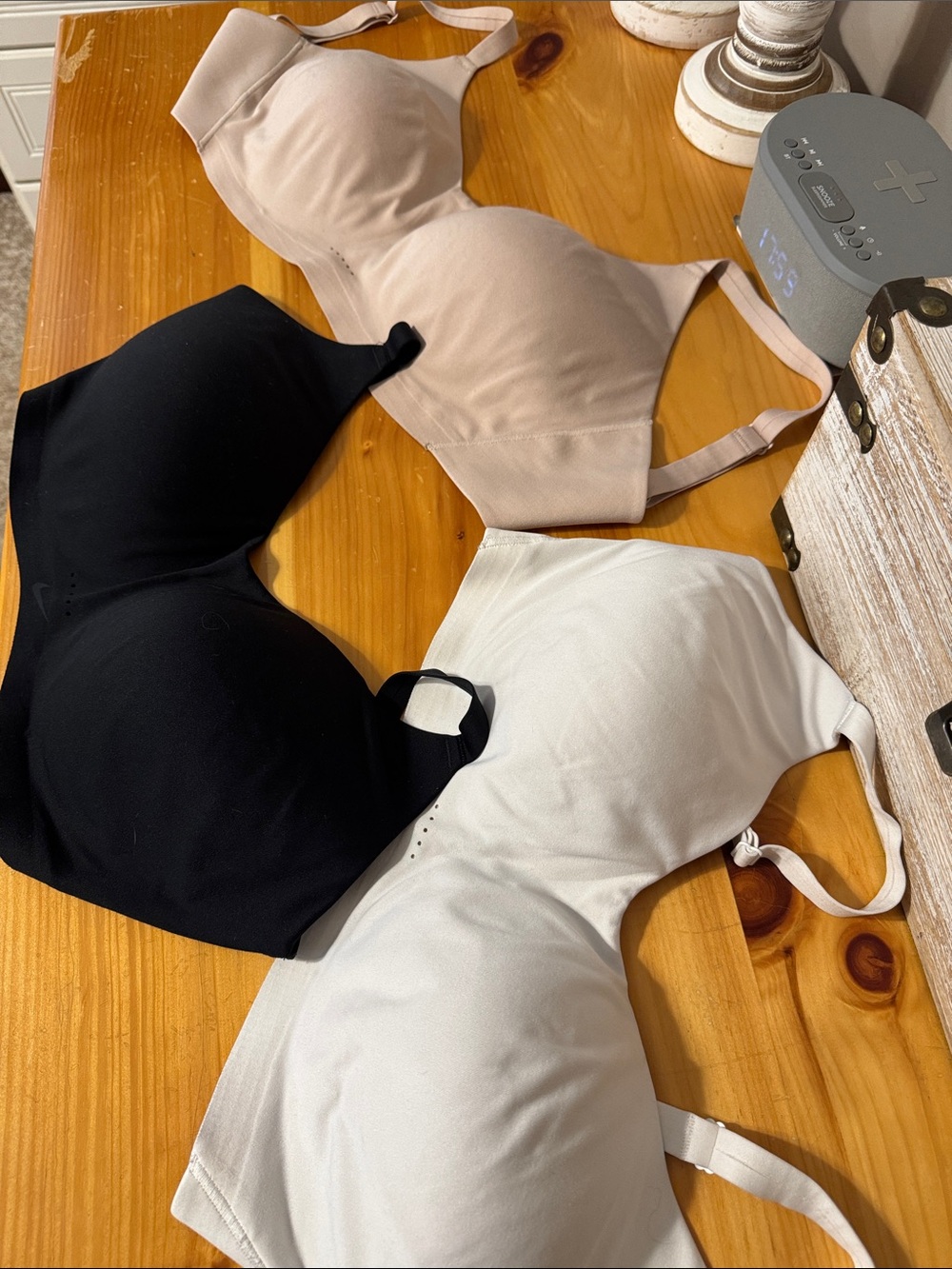 Nike Alate Bra Trio - Nude, Black, White